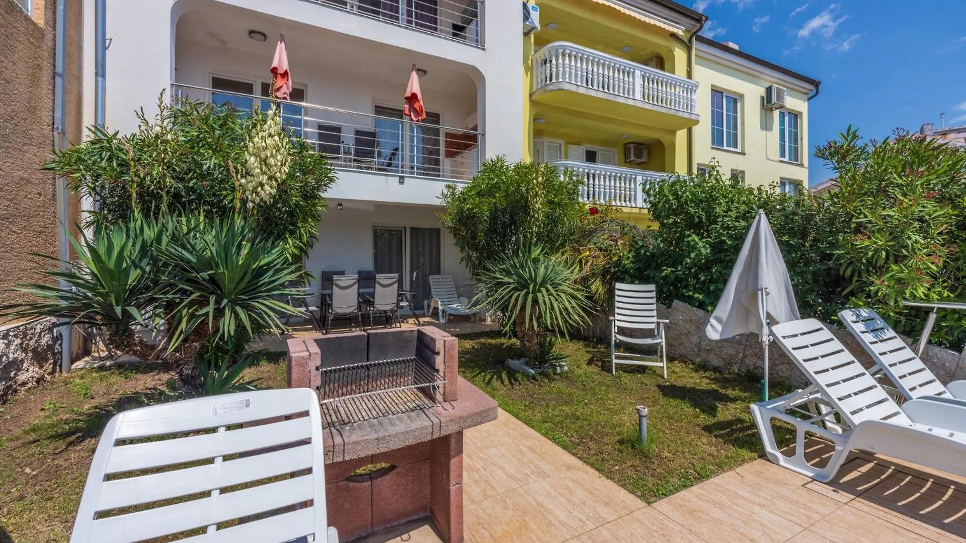Apartment In Novi Vinodolski 39370
